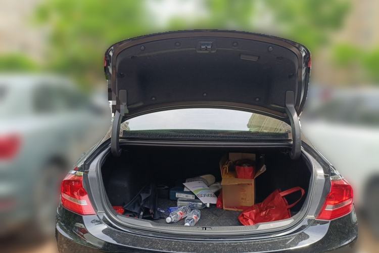 Used Buick LaCrosse 2016 28T Luxury Version Trunk