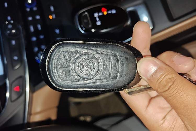 Used Buick LaCrosse 2016 28T Premium Edition Vehicle Key