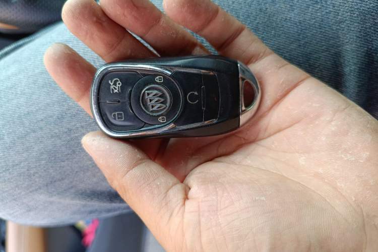 Used Buick LaCrosse 2016 28T Premium Edition Vehicle Key