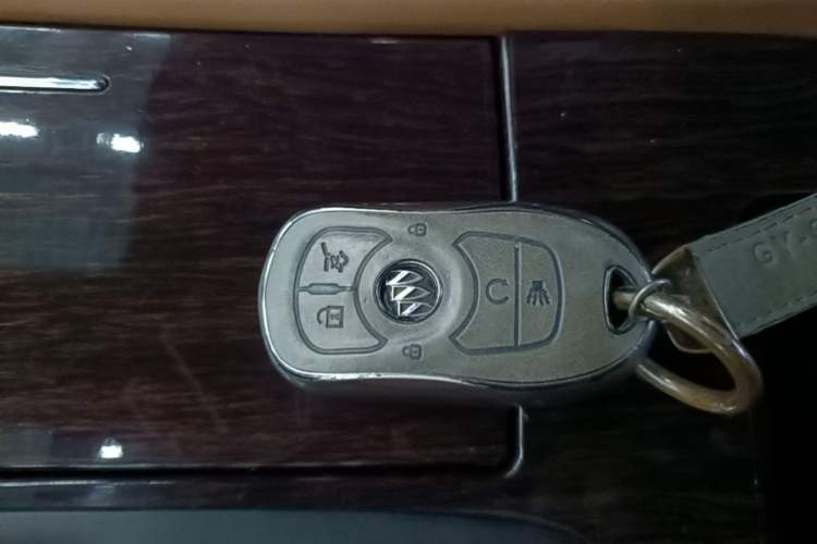 Used Buick LaCrosse 2016 28T Luxury Version Vehicle Key