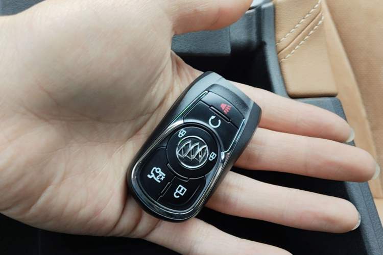 Used Buick LaCrosse 2016 28T Premium Edition Vehicle Key