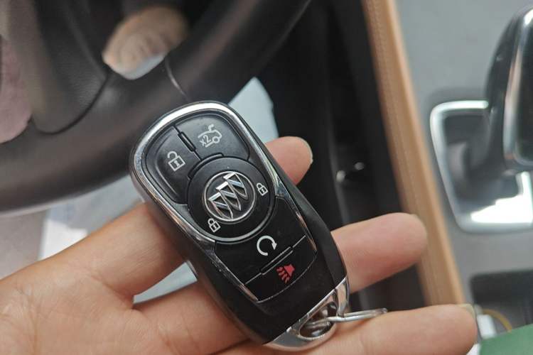 Used Buick LaCrosse 2016 28T Premium Edition Vehicle Key