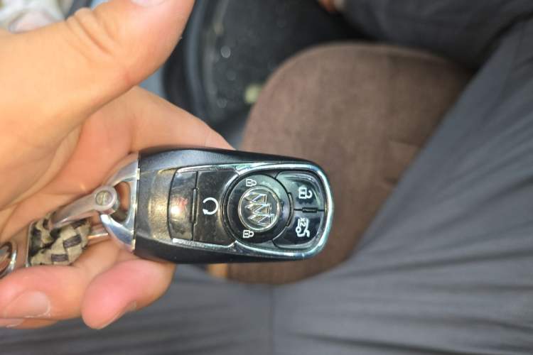 Used Buick LaCrosse 2016 28T Premium Edition Vehicle Key