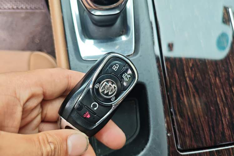 Used Buick LaCrosse 2016 28T Luxury Version Vehicle Key