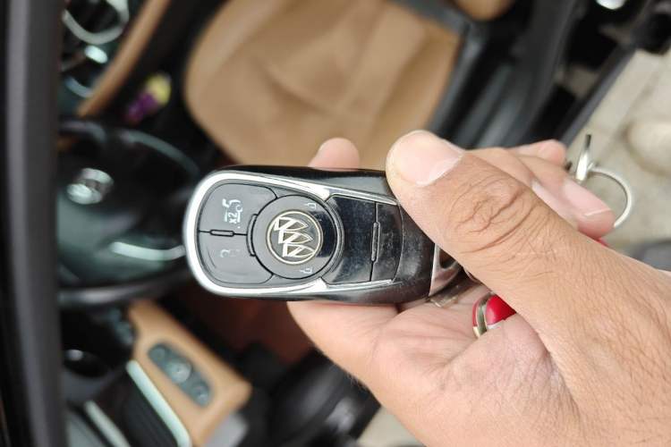 Used Buick LaCrosse 2016 28T Premium Edition Vehicle Key