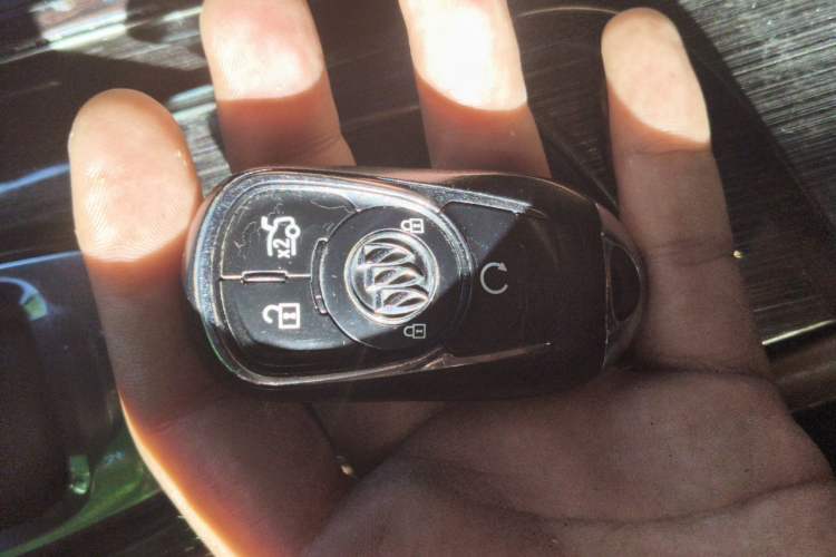 Used Buick LaCrosse 2016 20T Luxury Model Vehicle Key