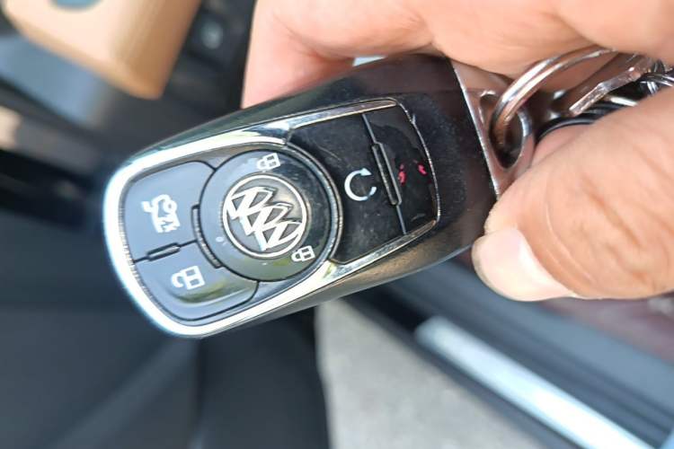 Used Buick LaCrosse 2016 28T Premium Edition Vehicle Key