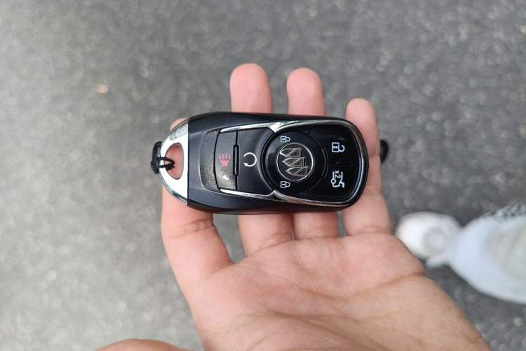 Used Buick LaCrosse 2016 28T Luxury Version Vehicle Key
