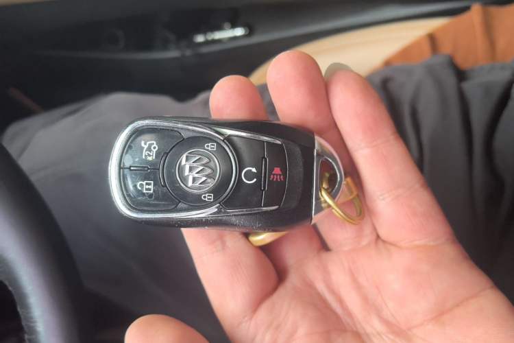 Used Buick LaCrosse 2016 28T Luxury Version Vehicle Key