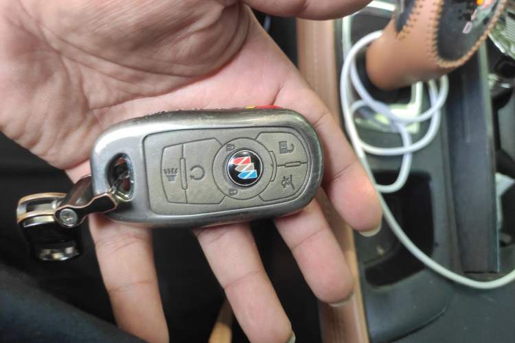 Used Buick LaCrosse 2016 28T Luxury Version Vehicle Key