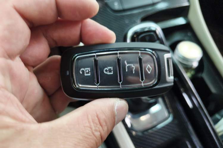 Used Buick LaCrosse 2016 30H Elite Edition Vehicle Key