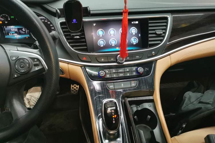Used Buick LaCrosse 2016 20T Elite Edition Audio And AC Panel