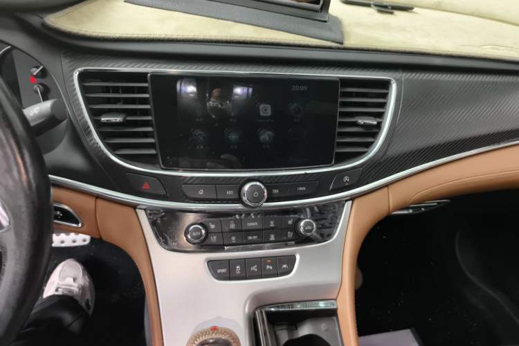 Used Buick LaCrosse 2016 20T Luxury Model Audio And AC Panel