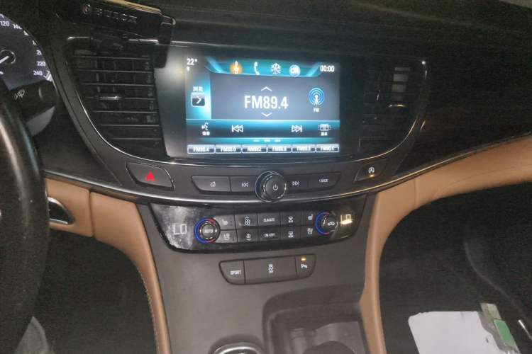 Used Buick LaCrosse 2016 20T Elite Edition Audio And AC Panel