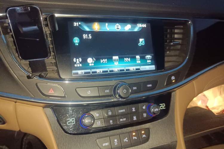 Used Buick LaCrosse 2016 20T Luxury Model Audio And AC Panel