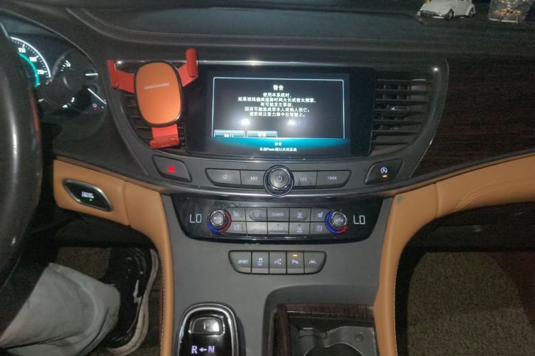 Used Buick LaCrosse 2016 28T Luxury Version Audio And AC Panel