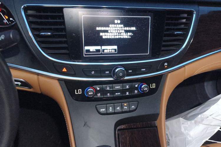 Used Buick LaCrosse 2016 20T Luxury Model Audio And AC Panel