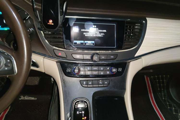 Used Buick LaCrosse 2016 30H Luxury Version Audio And AC Panel
