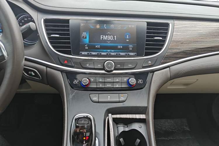 Used Buick LaCrosse 2016 20T Leading Model Audio And AC Panel