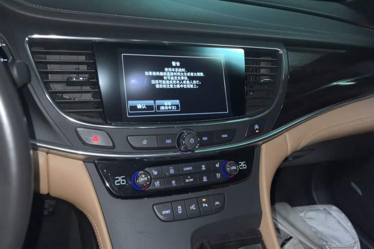Used Buick LaCrosse 2016 28T Luxury Version Audio And AC Panel