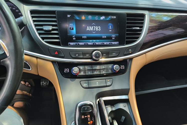 Used Buick LaCrosse 2016 20T Elite Edition Audio And AC Panel