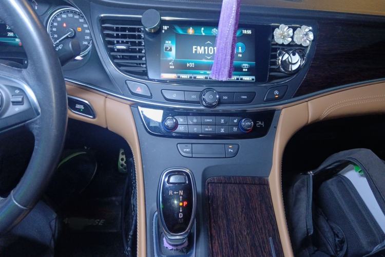 Used Buick LaCrosse 2016 20T Elite Edition Audio And AC Panel