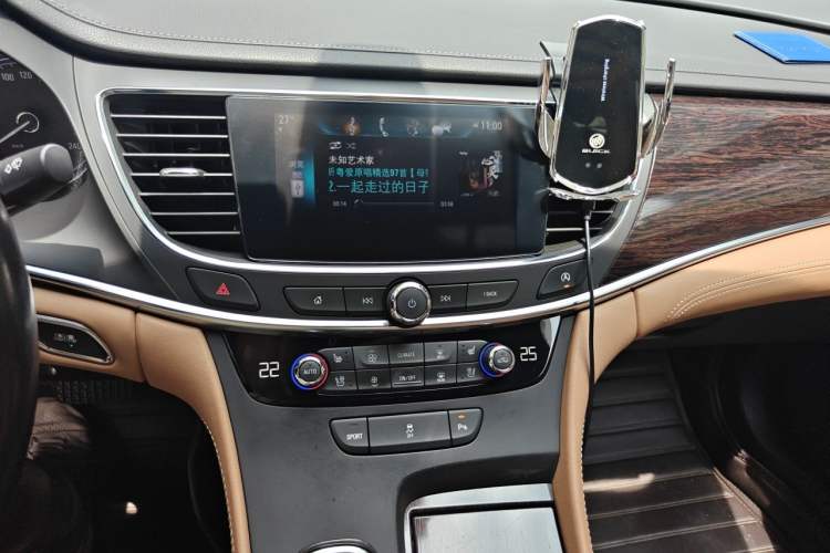 Used Buick LaCrosse 2016 20T Elite Edition Audio And AC Panel
