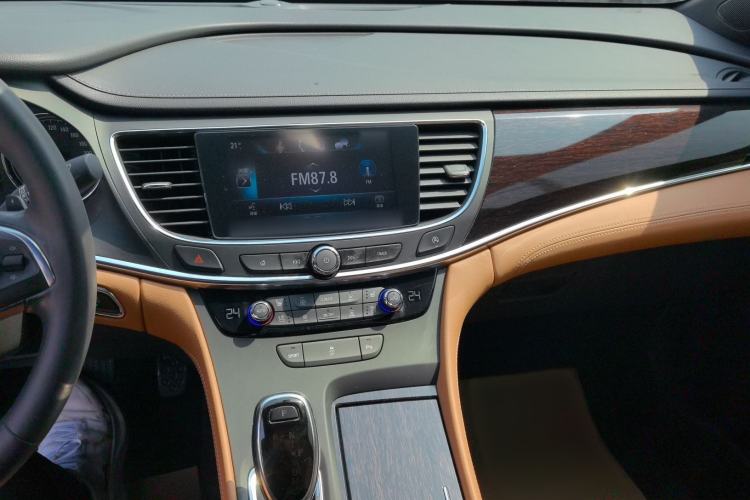 Used Buick LaCrosse 2016 20T Elite Edition Audio And AC Panel