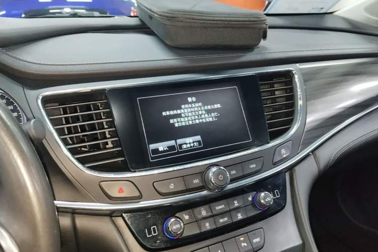 Used Buick LaCrosse 2016 Revised Version 28T Elite Edition Audio And AC Panel