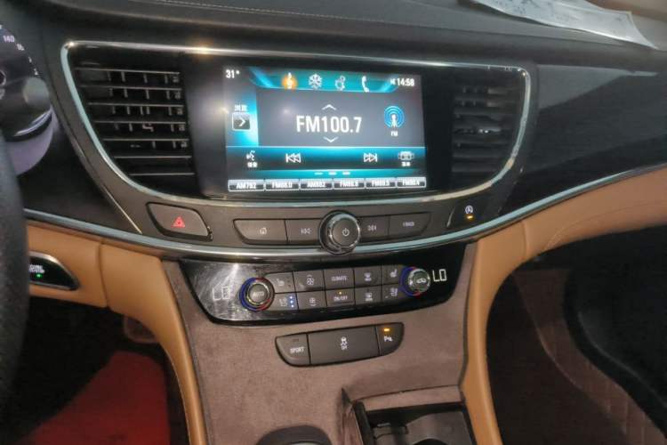 Used Buick LaCrosse 2016 20T Elite Edition Audio And AC Panel
