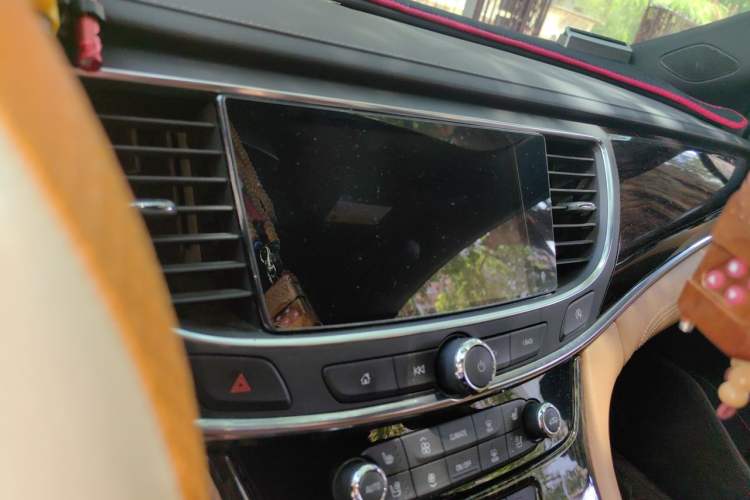 Used Buick LaCrosse 2016 20T Elite Edition Audio And AC Panel