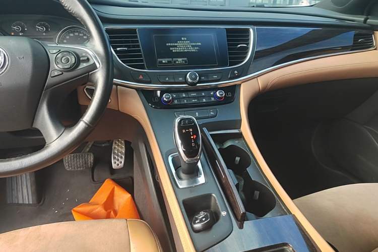 Used Buick LaCrosse 2016 20T Elite Edition Audio And AC Panel