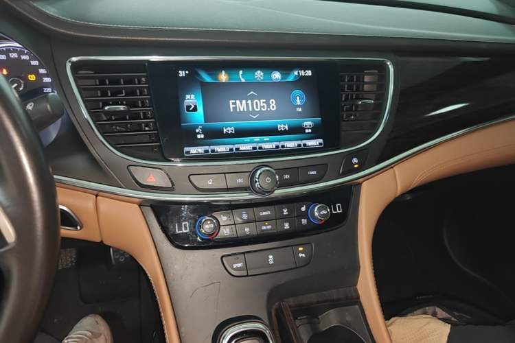 Used Buick LaCrosse 2016 20T Elite Edition Audio And AC Panel