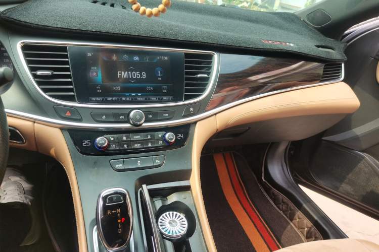 Used Buick LaCrosse 2016 20T Elite Edition Audio And AC Panel