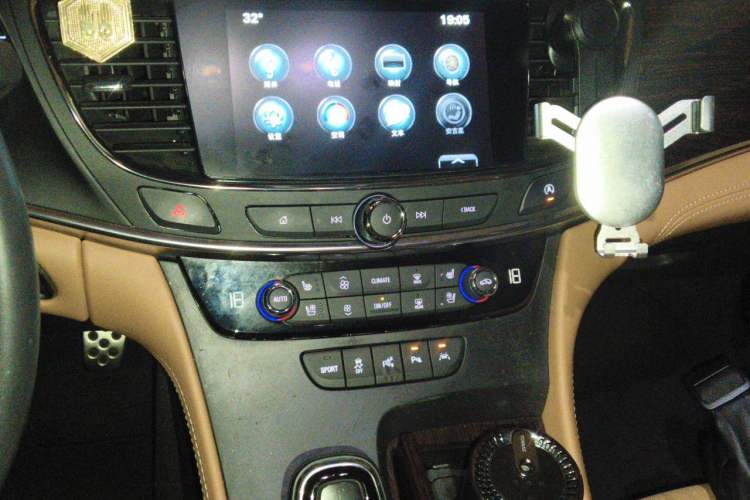 Used Buick LaCrosse 2016 20T Luxury Model Audio And AC Panel