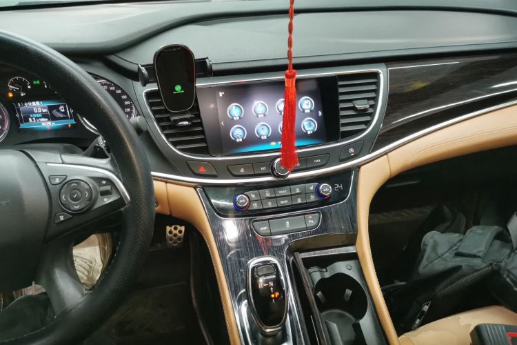 Used Buick LaCrosse 2016 20T Elite Edition Center Console