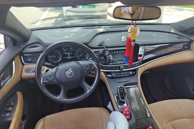Used Buick LaCrosse 2016 20T Elite Edition Center Console