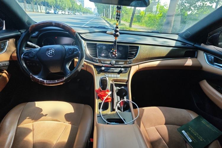 Used Buick LaCrosse 2016 20T Luxury Model Center Console