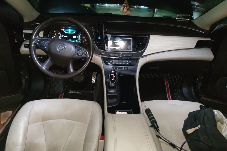 Used Buick LaCrosse 2016 30H Luxury Version Center Console
