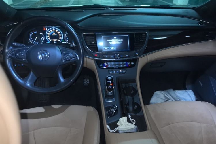 Used Buick LaCrosse 2016 28T Luxury Version Center Console