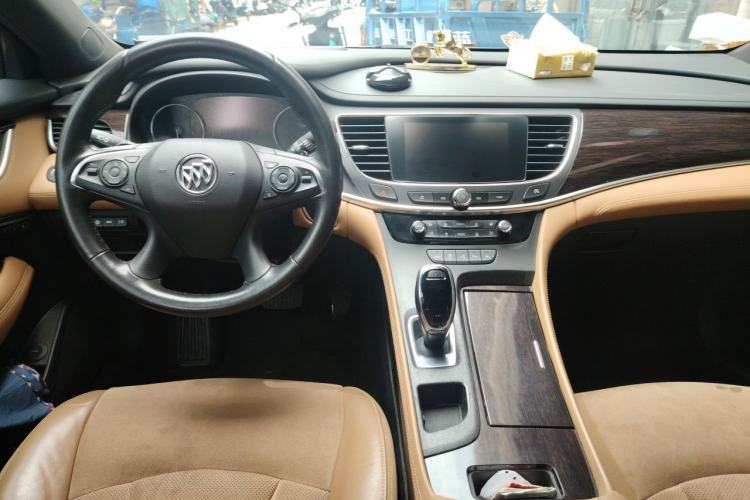 Used Buick LaCrosse 2016 20T Luxury Model Center Console