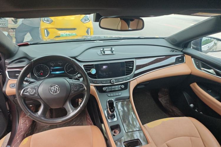 Used Buick LaCrosse 2016 28T Premium Edition Center Console