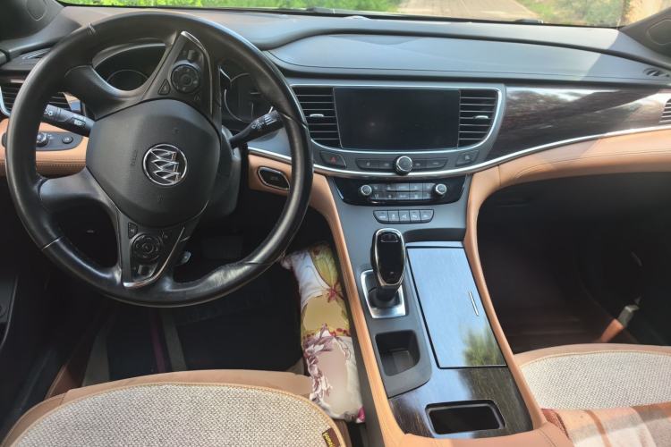 Used Buick LaCrosse 2016 28T Flagship Model Center Console
