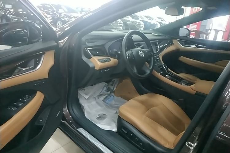 Used Buick LaCrosse 2016 28T Luxury Version Driver Seat