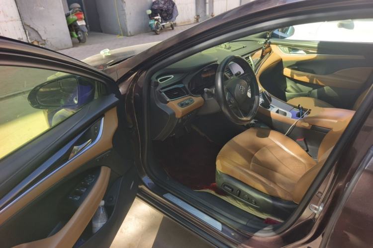 Used Buick LaCrosse 2016 28T Luxury Version Driver Seat