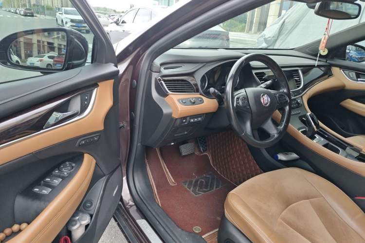 Used Buick LaCrosse 2016 28T Luxury Version Driver Seat
