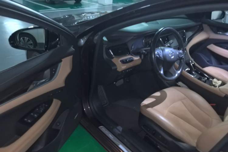 Used Buick LaCrosse 2016 28T Luxury Version Driver Seat