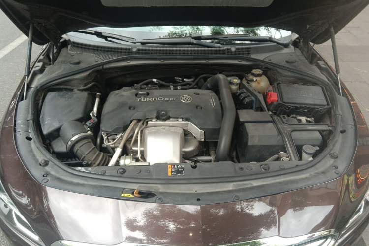 Used Buick LaCrosse 2016 28T Luxury Version Engine Bay