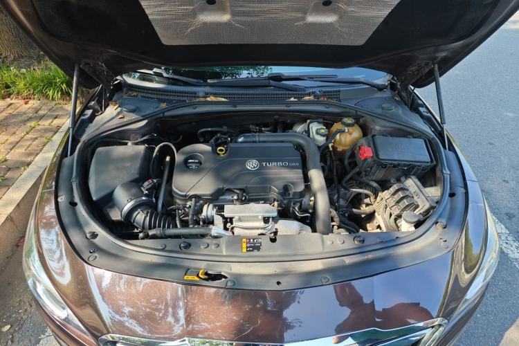Used Buick LaCrosse 2016 20T Luxury Model Engine Bay