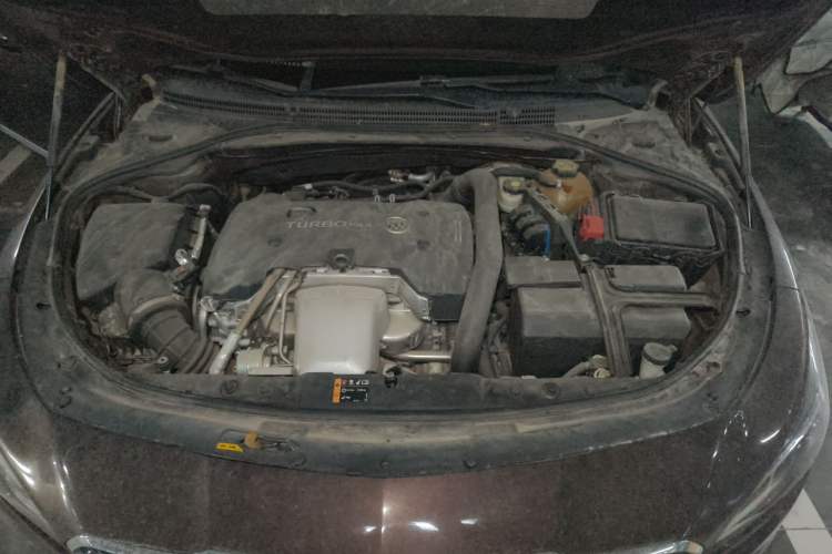 Used Buick LaCrosse 2016 28T Luxury Version Engine Bay